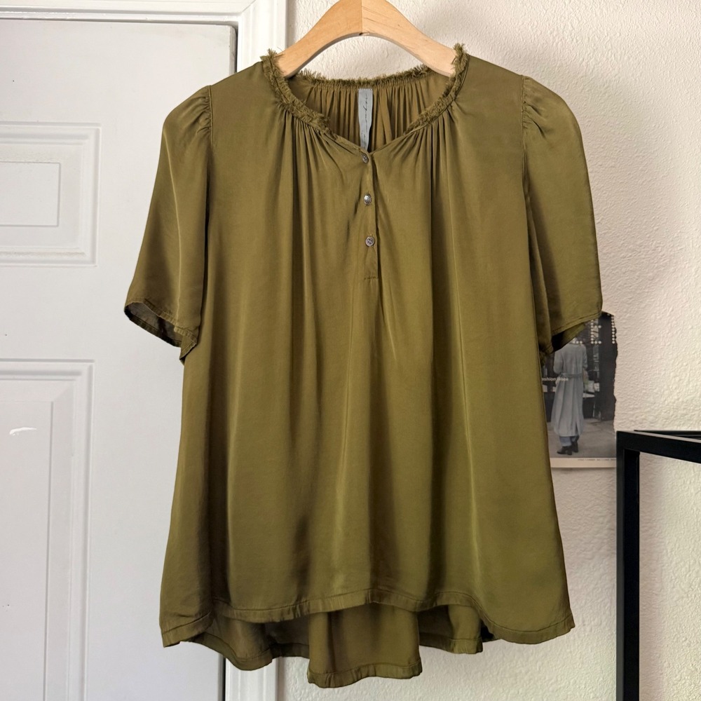 RAQUEL ALLEGRA olive green short sleeve flutter popover cropped blouse shirt top
